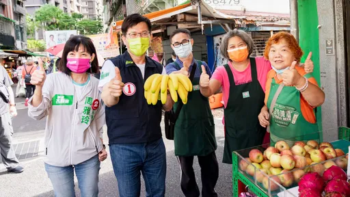 左批路權黑箱右轟耶誕城塞車 林佳龍「當選後新北29區一區一盛典」