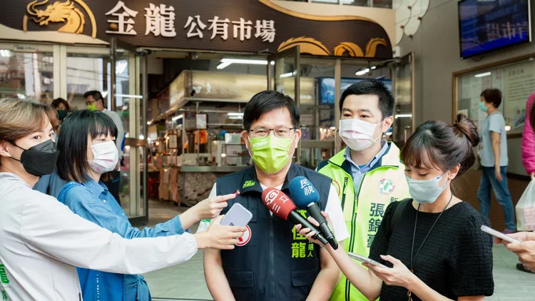 林佳龍續批路權黑箱及耶誕城塞車。林佳龍競辦提供