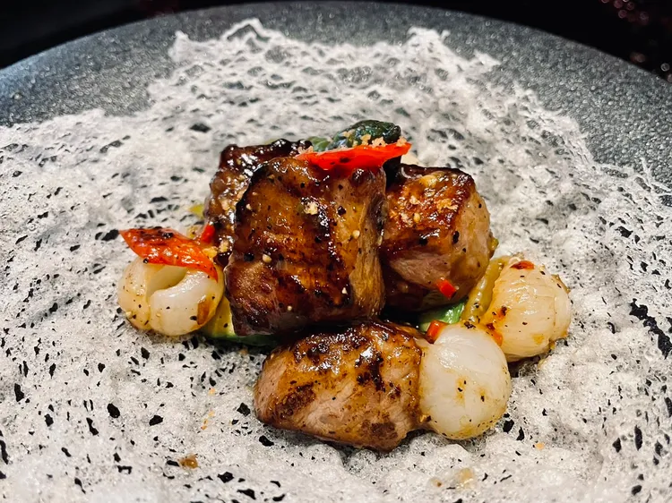 黑椒龍眼爆日本A4和牛。曾仲葳攝