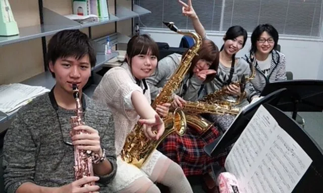 Matt（左）學生時期的模樣和現在判若兩人。翻攝naver matome