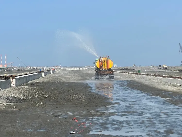 環保局要求加強營建工地與堆置場灑水措施。環保局提供