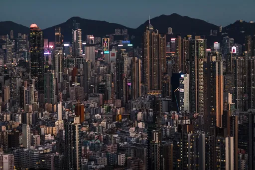 五星酒店也受害!港警破獲無人機偷窺案 起出逾20支不雅片