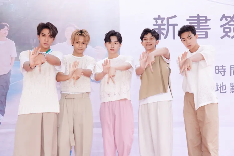 源少年分享拍寫真書花絮。種子提供
