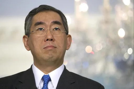日本總務大臣由松本剛明接任 第一任首相的外玄孫