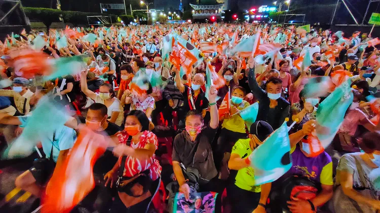 民進黨今晚凱道造勢，吸引5萬民眾參與。葉志明攝