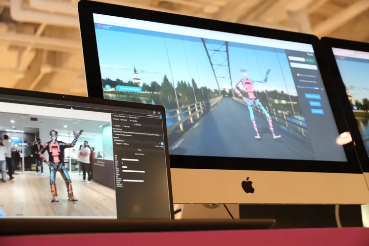 可選擇完全虛擬背景或虛實整合呈現。陳志淵攝