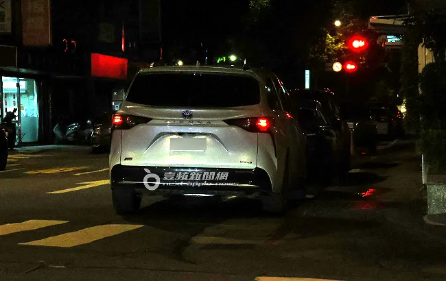 陳時中的座車在座談會時違停紅線。特勤中心攝