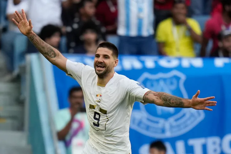 塞爾維亞下半場靠米特羅維奇進球，一度以3比1領先。  美聯社