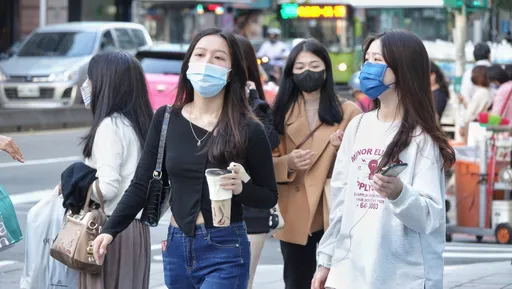 今續迎暖陽飆31°C！這3區留意較大雨勢　周末北東轉雨降溫