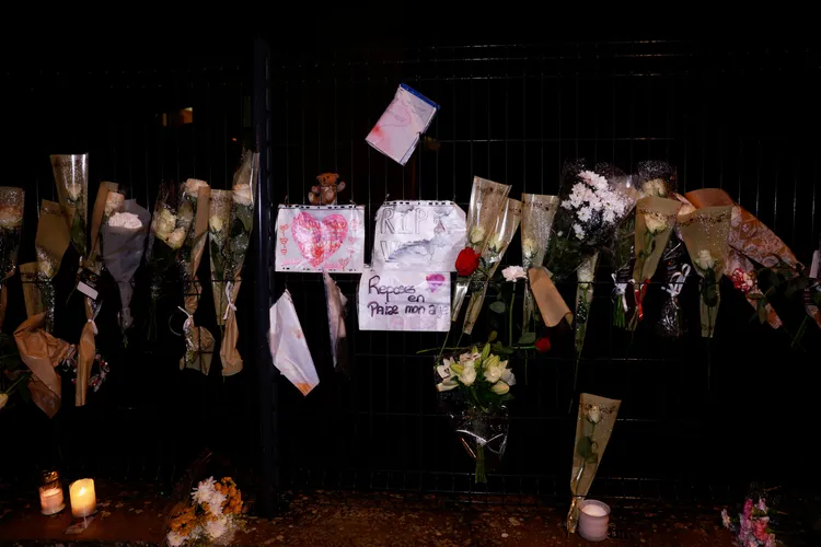 民眾哀悼不幸遭毒手的年輕生命。路透社