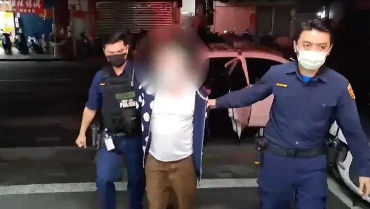 李男依公共危險、妨害公務等罪嫌送辦。翻攝畫面