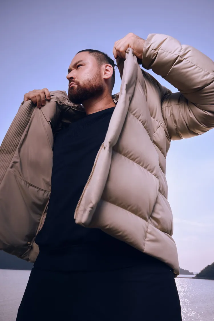 Outerwear外套系列採用羽絨材質與羊毛面料提升保暖性能。品牌提供