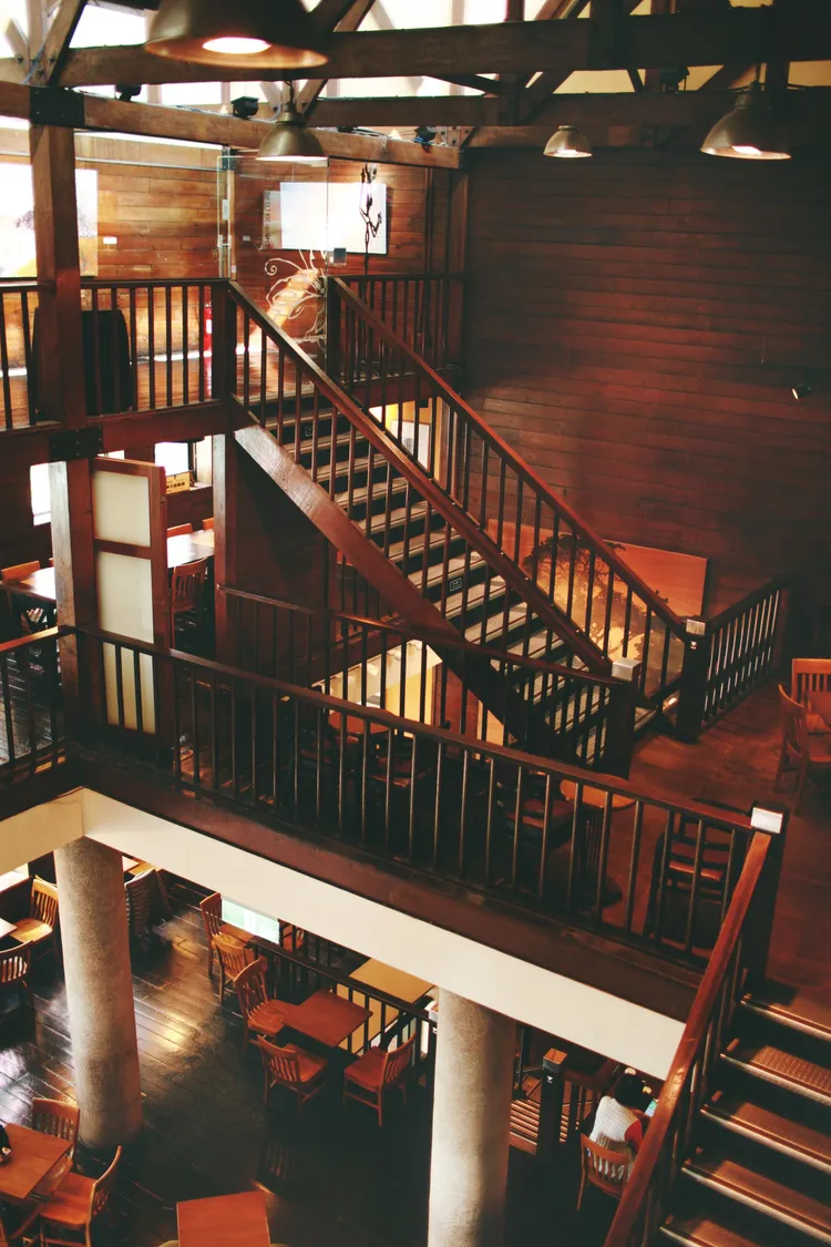 星巴克漢中門市為在地首間以舊建物翻新之門市。業者提供