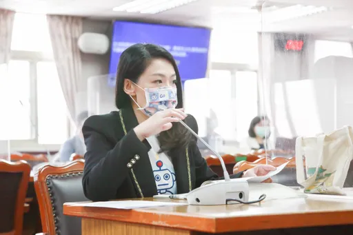 高虹安「身心俱疲」住院　周玉蔻喊：退選、辭立委吧！早日康復