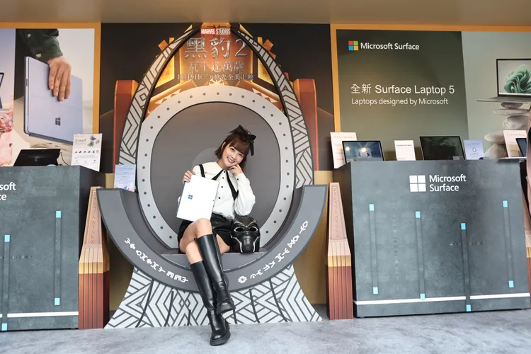 在現場拍照並分享至社群還可獲得 Surface 精美小禮。翁玉信攝