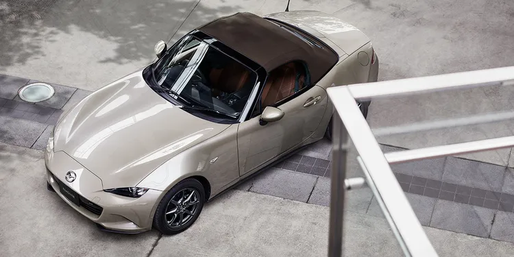 馬自達剛剛在日本為現行MX-5推出「棕頂」特仕版。原廠提供