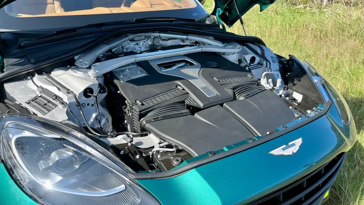 DBX707的動力核心，一具來自AMG並重新調校的強力V8引擎。陳志淵攝