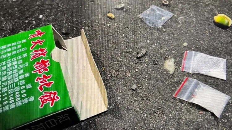 陳姓男子到了派出所，才坦承檳榔盒內的2小包安非他命是他所有。讀者提供