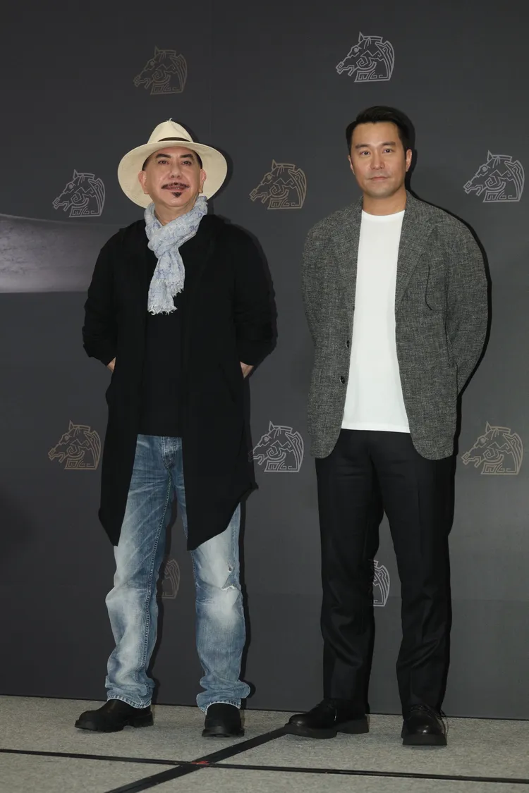 黃秋生、張孝全（右）開心合影。陳明中攝