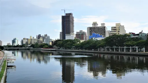 賣願景與河港景 鹽埕區預售與新成屋單坪價差17萬元