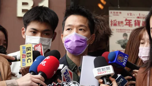 何志偉「黑道決策圈說」後出席民進黨中常會 親曝與黃承國互動