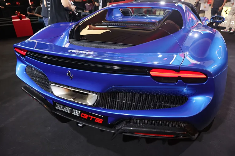 車尾部分因應電動硬頂重新設計。翁玉信攝