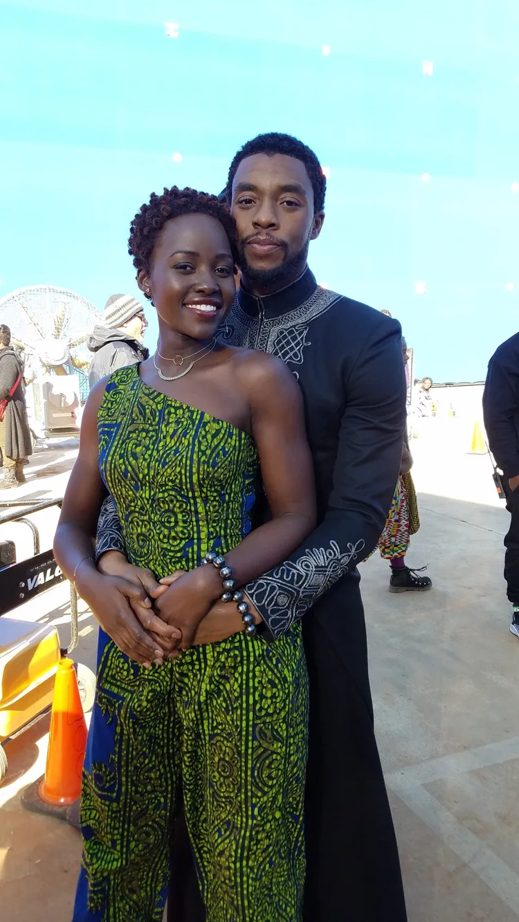 露琵塔（左）與查德維克合作《黑豹》成為好友。翻攝Lupita Nyong’o twitter