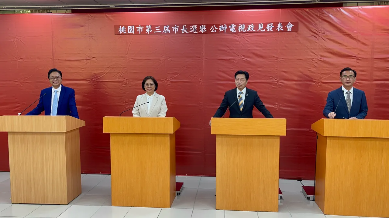 桃園市長選舉公辦電視辯論式政見發表會今(15日)正式登場,4位候選人將發表自己政見。陸運陞攝