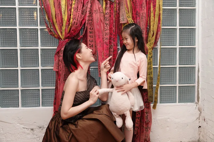 蔡亘晏（左）和黃歆庭在《咒》飾演母女，戲外感情也相當好。陳德興攝