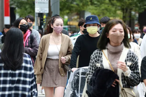 口罩令將鬆綁　醫斷言「疫情就會跟著上揚」：第3波一定會來！