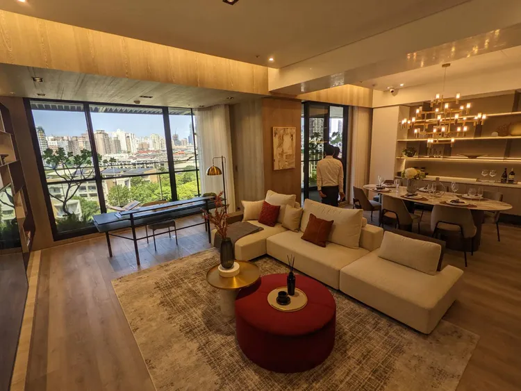 客餐廳空間大面開窗。王鈞生攝