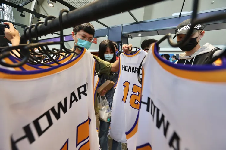 霍華德商品非常搶手。  林林攝