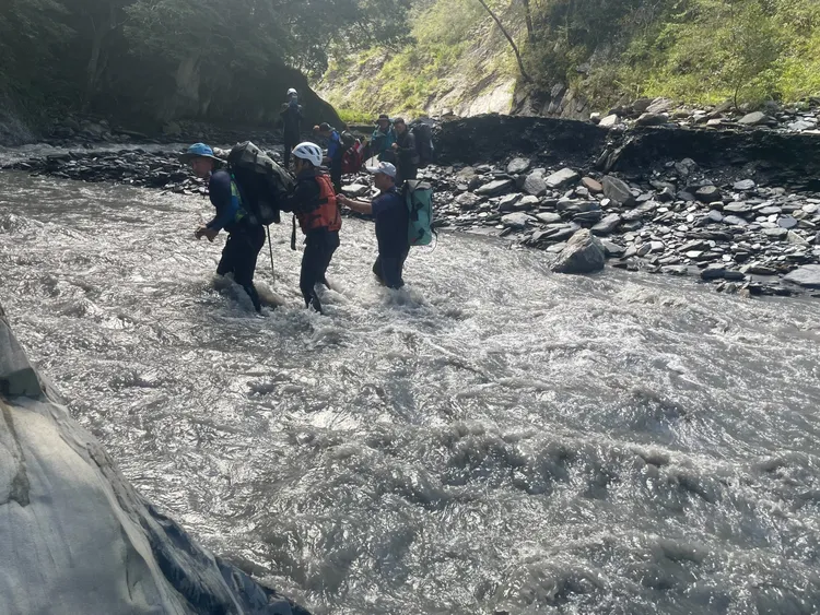 搜救人員於今天上午接觸到受困者。民眾提供