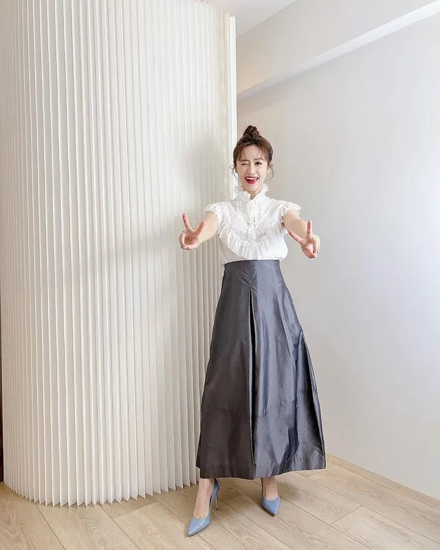 Sandy懷孕後身材還是很纖細。翻攝自Sandy IG