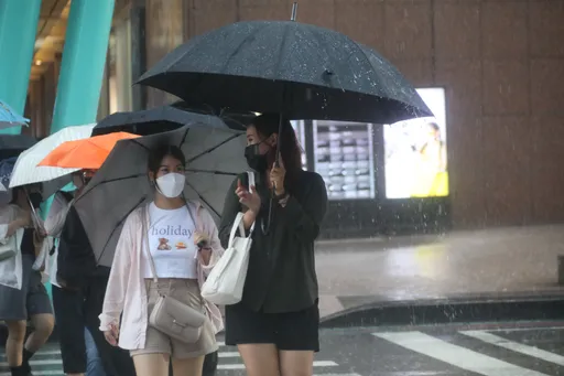 3縣市大雨特報！今北東仍有雨記得帶傘　這天後將迎溫暖好天氣