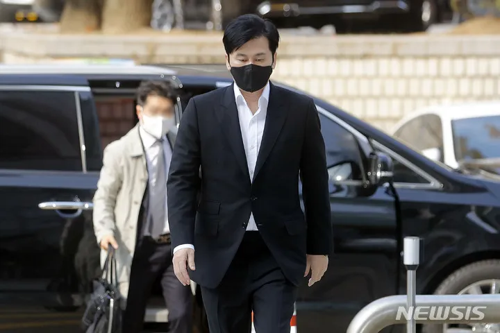 梁鉉錫在官司纏訟近3年，昨在法庭上首吐委屈心境，否認恐嚇韓瑞熙。翻攝Newsis