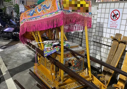 陣頭老闆阿公過世婉拒出團　離譜！廟中神轎竟遭6煞砸毀