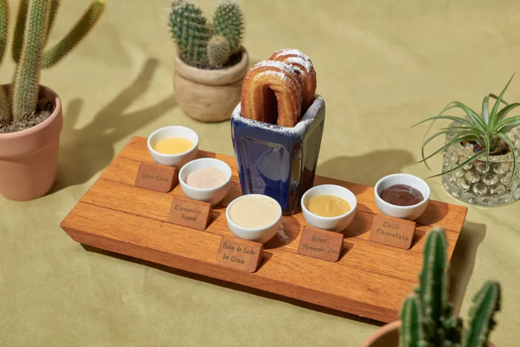 西班牙油條是墨西哥殖民文化的延伸，也是現今街頭最受歡迎的街邊小點。The Tavernist 提供