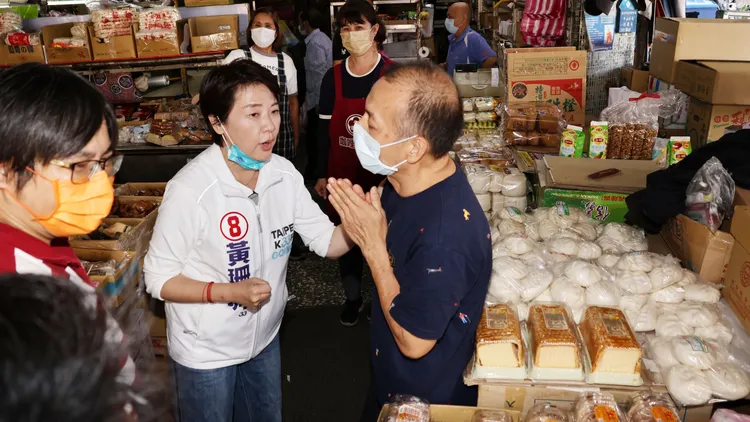 民眾跟黃珊珊謝謝啦。葉志明攝