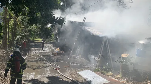 台東延平民宅突冒濃煙竄天際　屋主、老母逃離遭燒傷