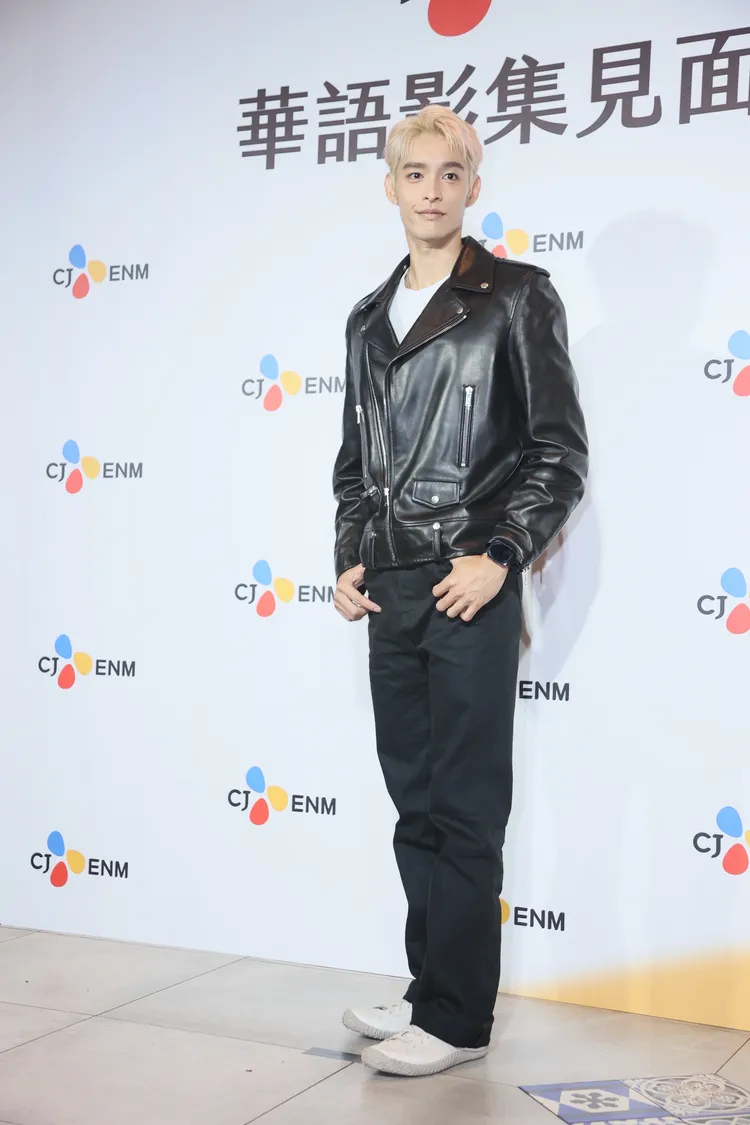 曹佑寧染了一頭金髮，令人耳目一新。鄭孟晃攝