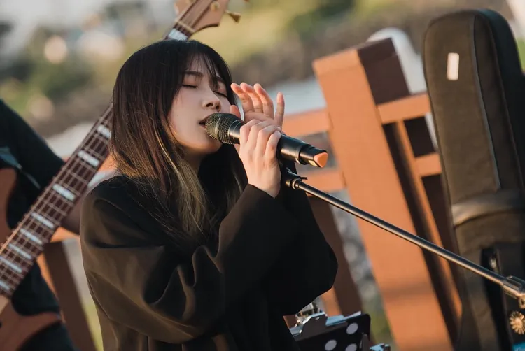 圖三 高人氣創作歌手莊蕎嫣溫暖嗓音擁有許多粉絲。觀光局提供