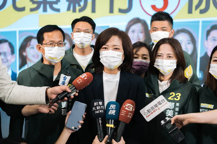 沈慧虹回應，R1道路在2015年總統馬英九政府執政時，環評被撤銷，市府不得已配合宣布暫緩，她也強調過去R1道路已經被人稱做是「為財團而開的路」。黃羿馨攝