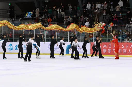 中正盃滑冰錦標賽落幕　團體花式花冰道具秀令人讚嘆