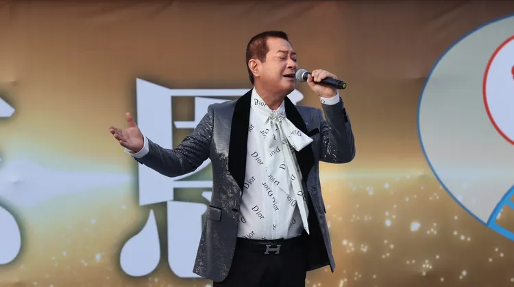 台語資深歌手蔡小虎到場高歌，讓歌迷陶醉不已。侯昌騰攝