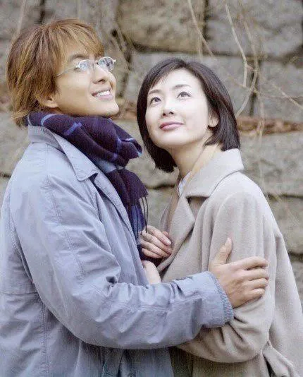 裴勇俊(左)和崔智友以《冬季戀歌》長紅。翻攝SBS