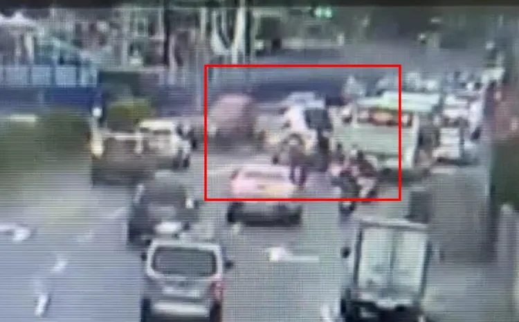 翻車的瞬間。翻攝畫面