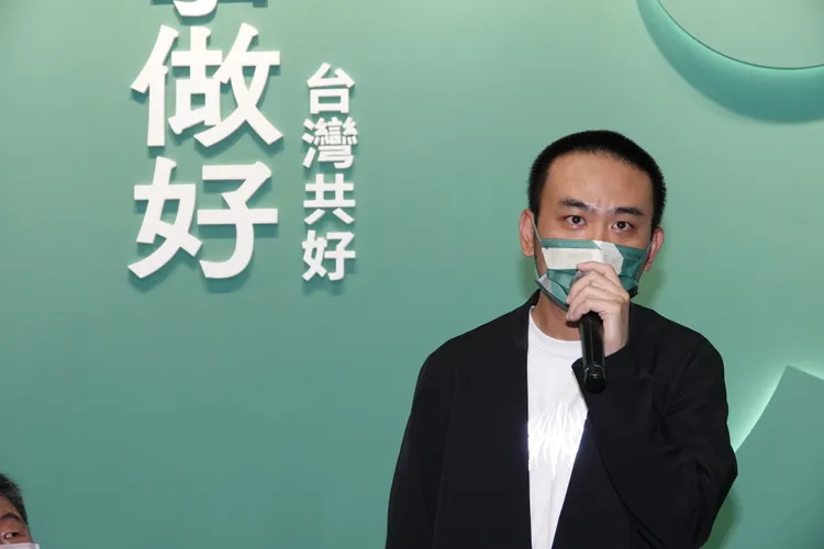 滅火器主唱楊大正。陳德興攝