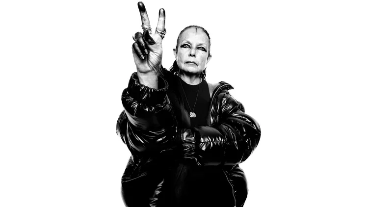 Rick Owens邀請其妻子兼靈感繆斯Michèle Lamy出鏡演繹他所創作的Maya聯名羽絨服。品牌提供