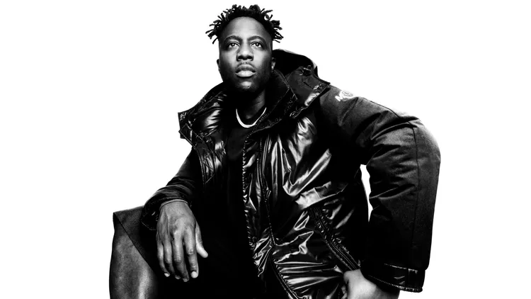 藤原浩欽點BMX傳奇車手Nigel Sylvester演繹其所設計的MONCLER Maya 70 by FRGMT羽絨服廣告形象。品牌提供